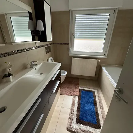 Apartment In Freundlischem Haushalt Zu Vermieten